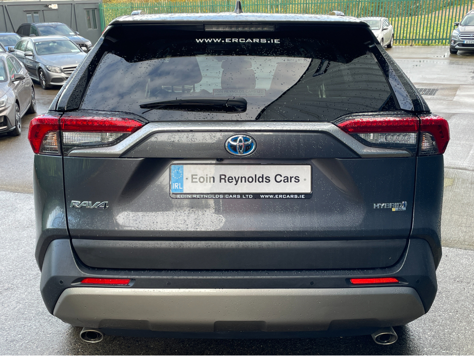 2022 Toyota Rav4 - image 5