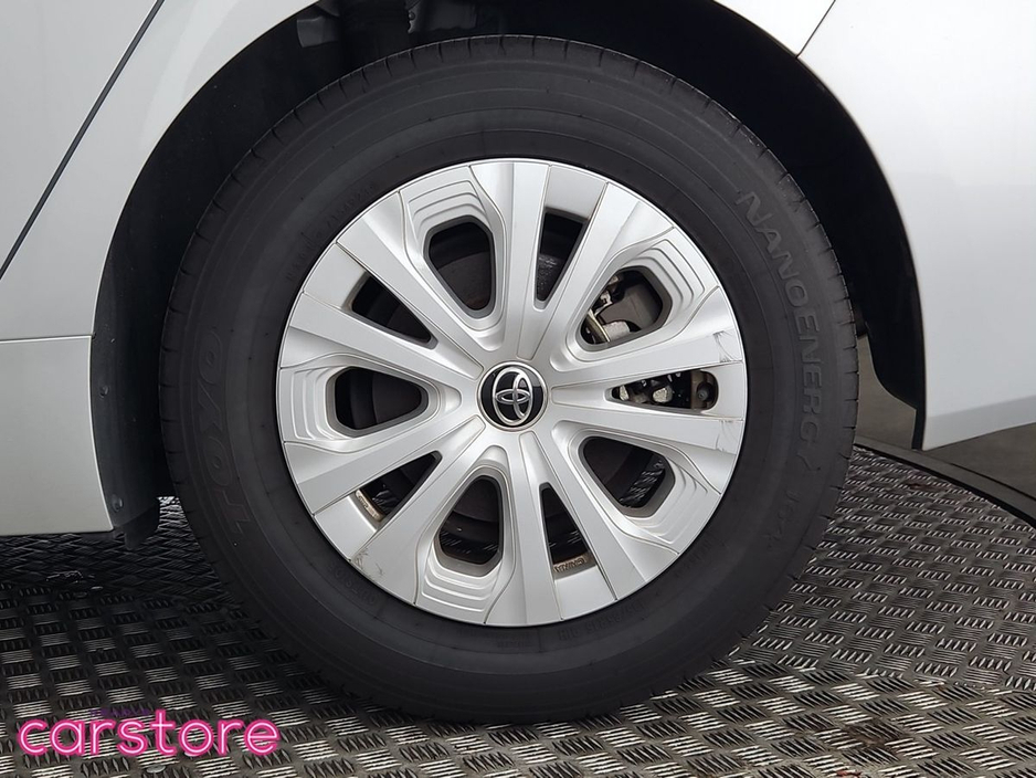 2019 Toyota Prius - image 14