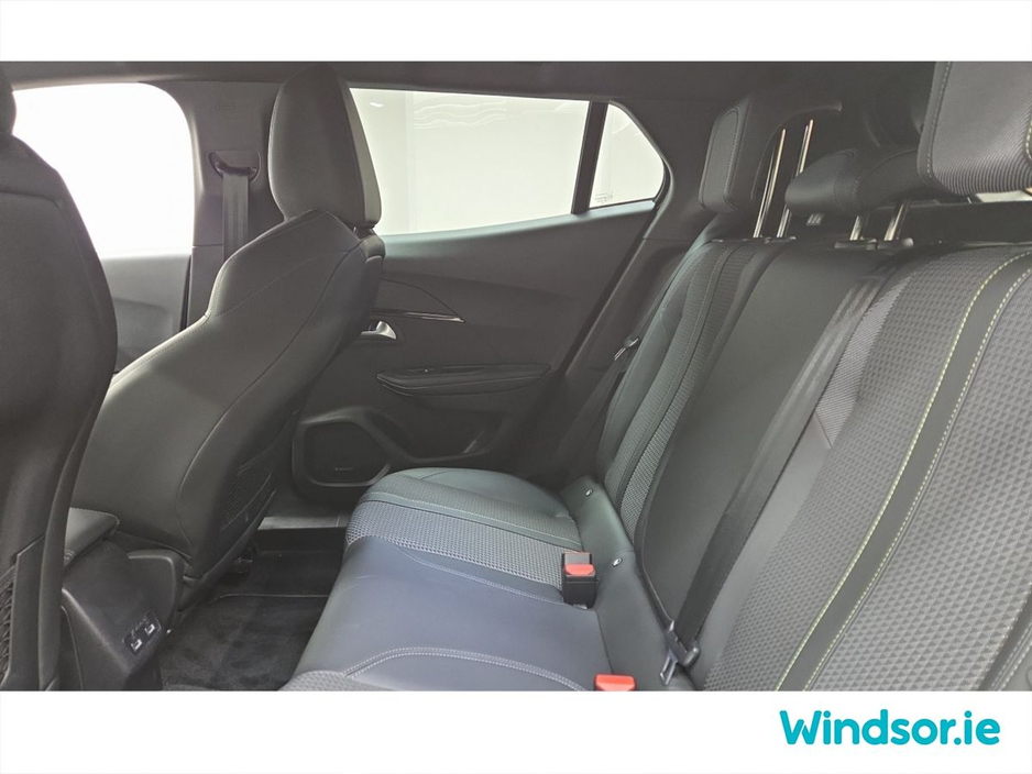 2023 Peugeot 2008 - image 8