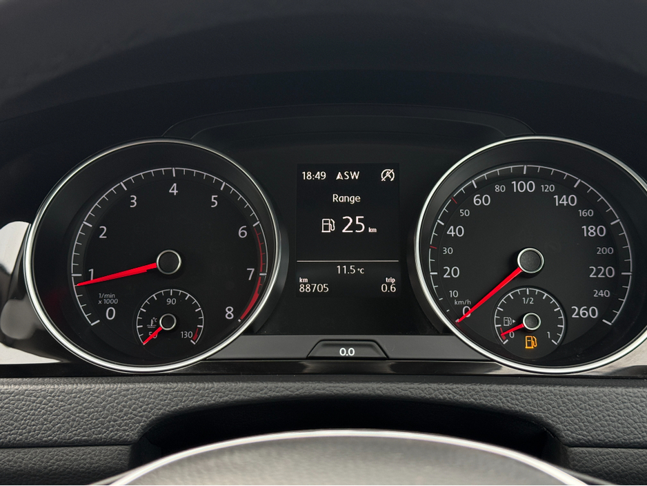 2015 Volkswagen Golf - image 22