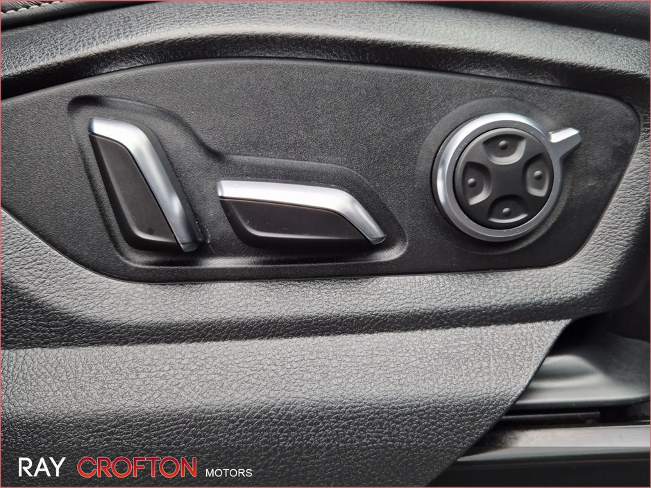 2017 Audi Q7 - image 23