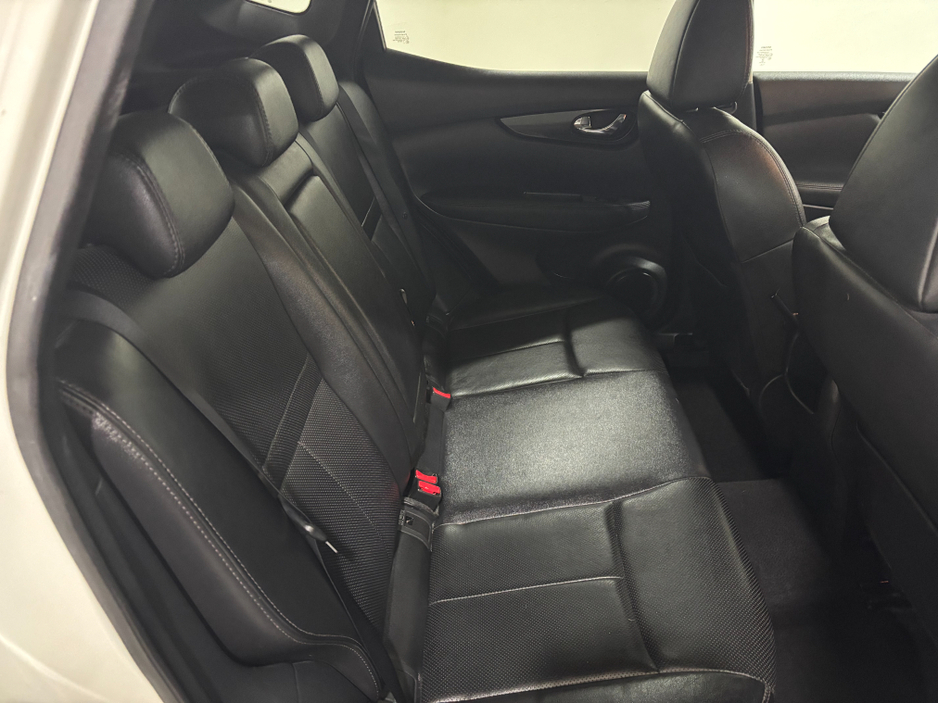 2015 Nissan Qashqai 1.5 DCI TEKNA 110PS 5DR**FULL LEATHER**PAN ROOF** €8,995