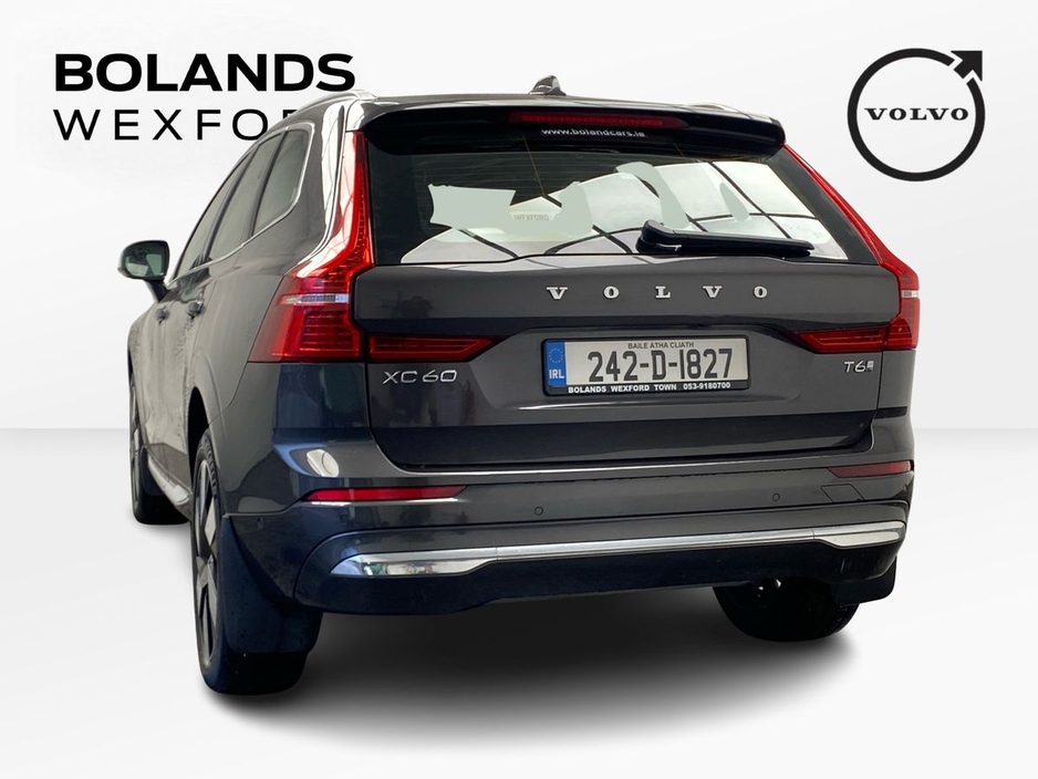 2024 Volvo XC60 - image 3