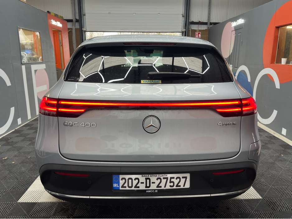 2020 Mercedes-Benz EQC - image 3