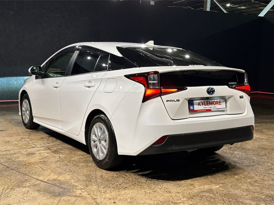 2022 Toyota Prius - image 5