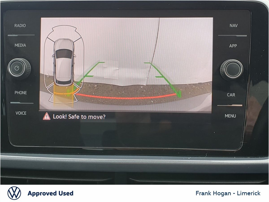 2023 Volkswagen T-Roc - image 13