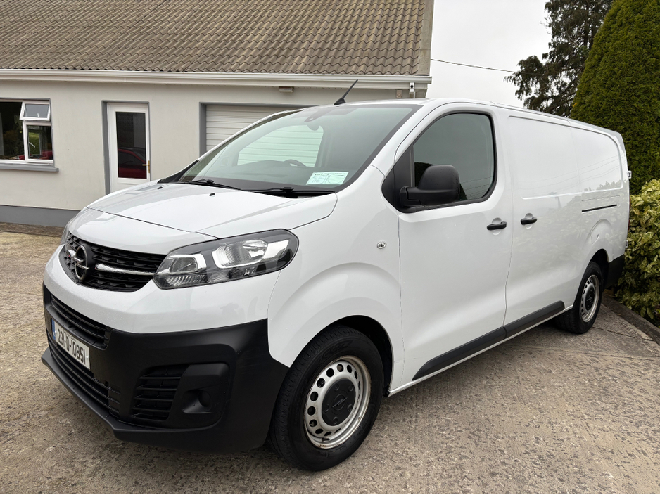 2023 Opel Vivaro - image 13