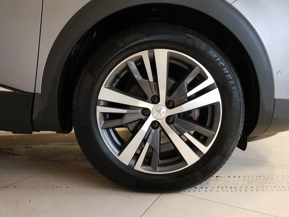 2023 Peugeot 3008 - image 9