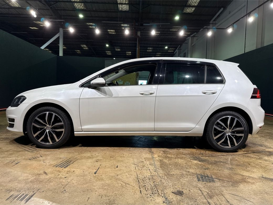 2017 Volkswagen Golf - image 6