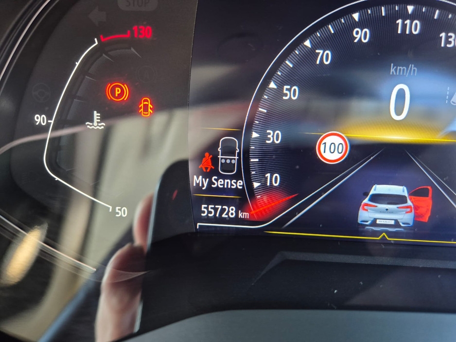 2021 Renault Captur - image 2