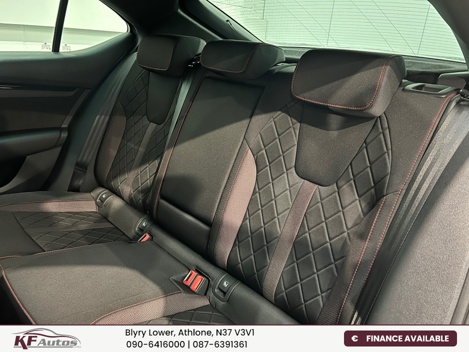 2023 Skoda Octavia - image 15