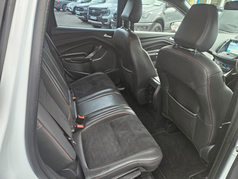 2019 Ford Kuga - image 9