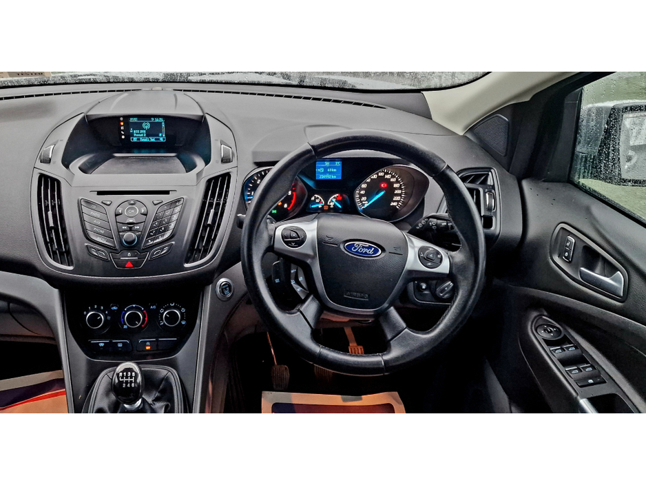 2015 Ford Kuga ZETEC 2.0 TD120 S6 M6 FWD €8,950