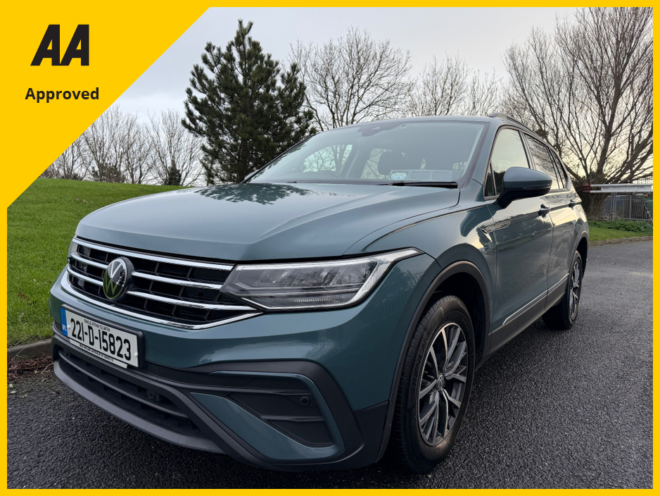 2022 Volkswagen Tiguan - image 3