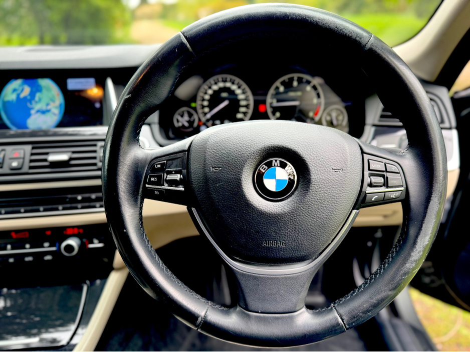 2015 BMW 5 Series - image 11