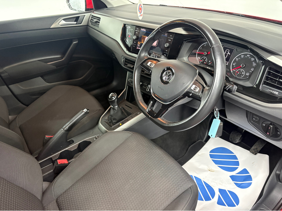 2018 Volkswagen Polo - image 2