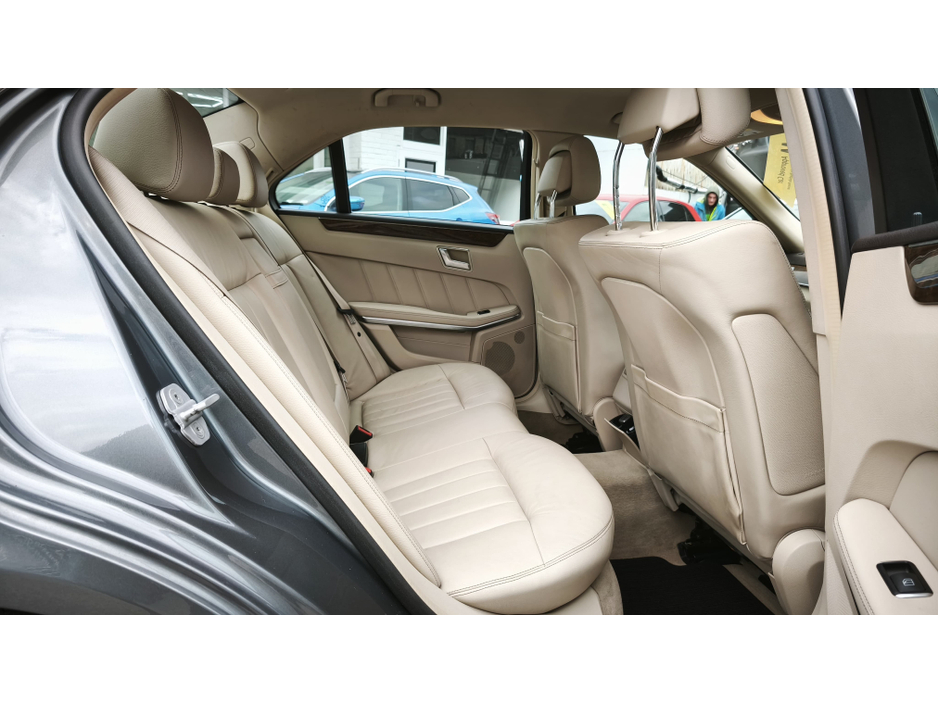 2016 Mercedes-Benz E Class - image 9