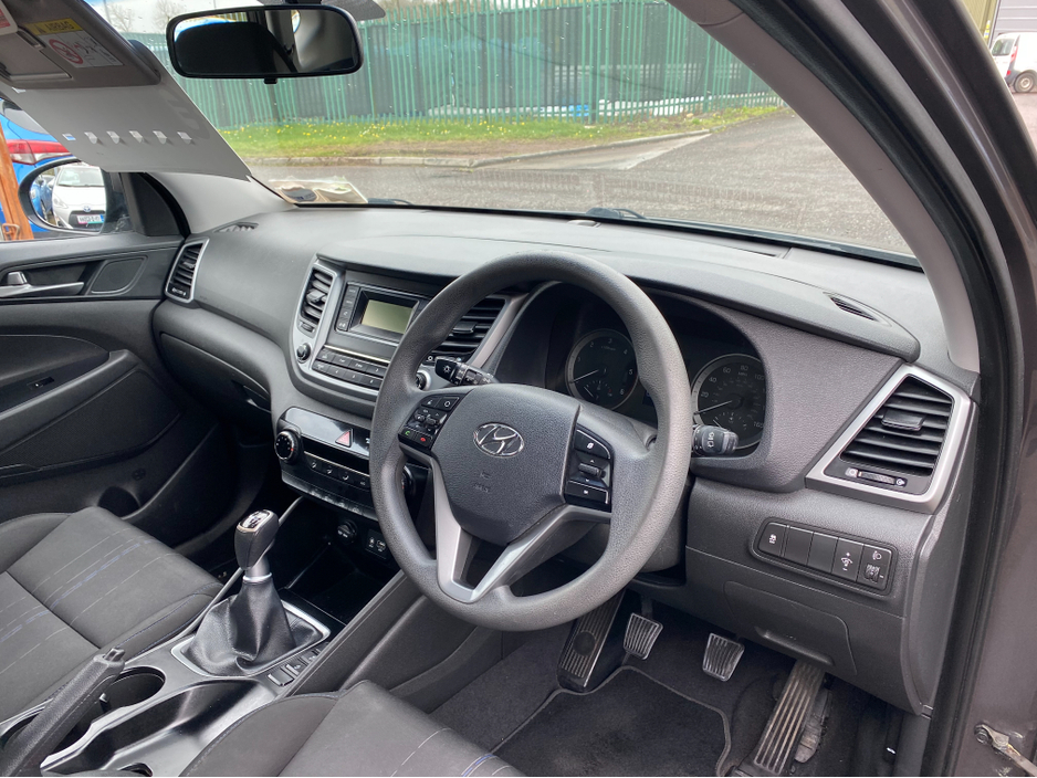 2017 Hyundai Tucson - image 13