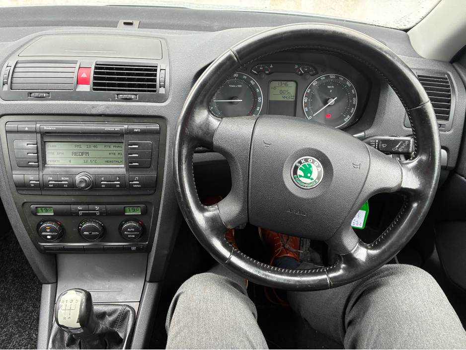 2008 Skoda Octavia - image 22