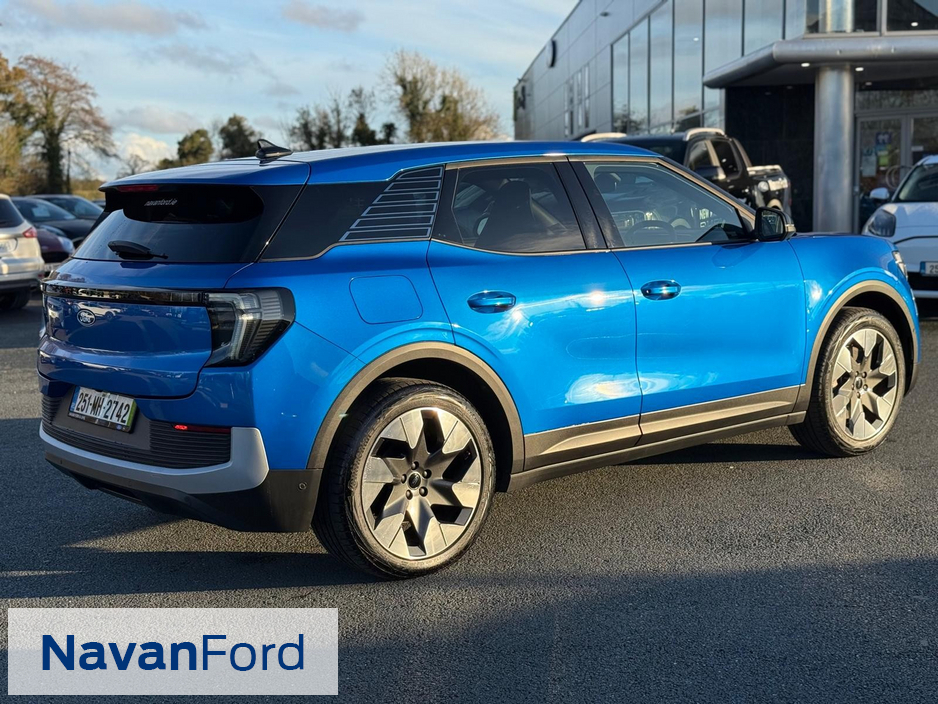 2025 Ford Explorer - image 6