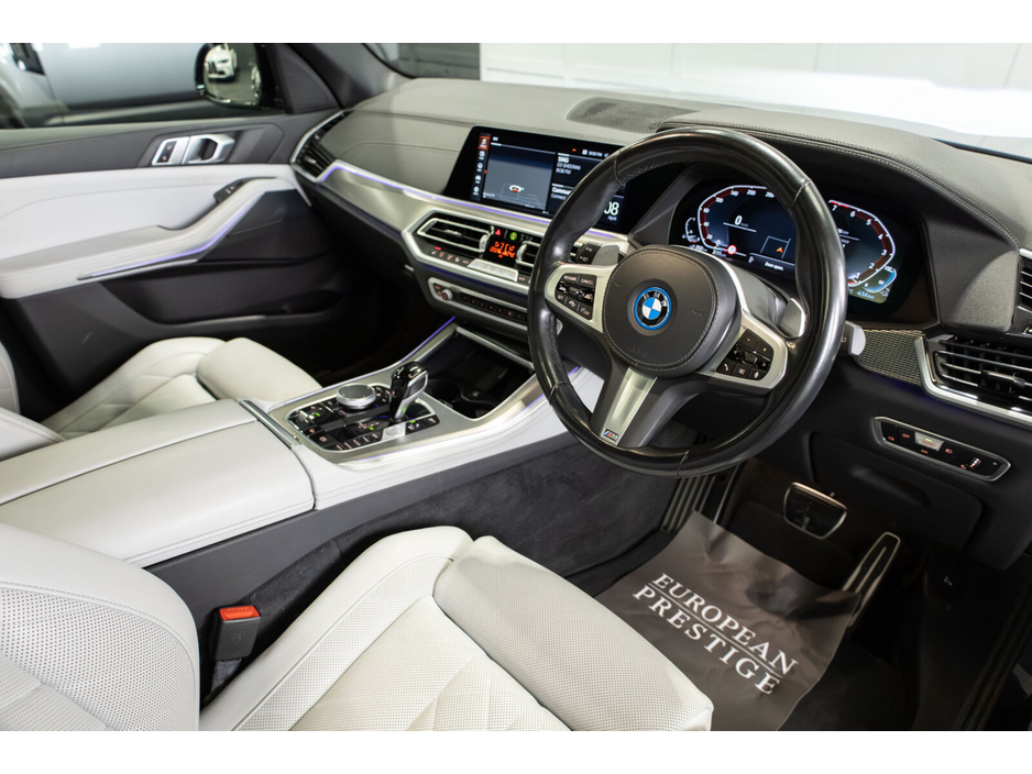 2023 BMW X5 - image 8