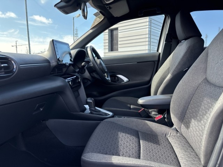 2021 Toyota Yaris Cross - image 7