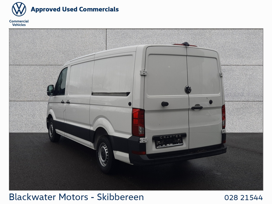 2025 Volkswagen Crafter - image 3