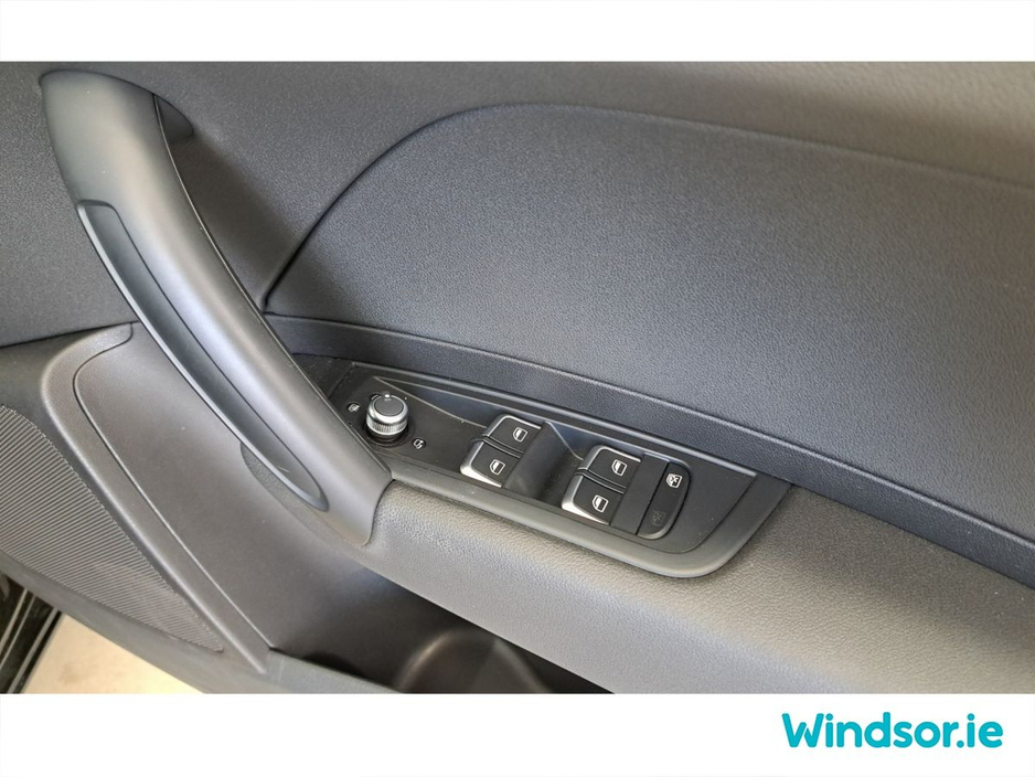 2017 Audi A1 - image 12