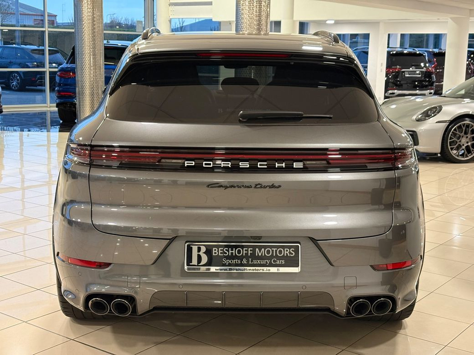 2024 Porsche Cayenne - image 4