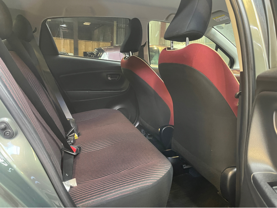 2017 Toyota Vitz 2017 auto (low mileage) €10,995