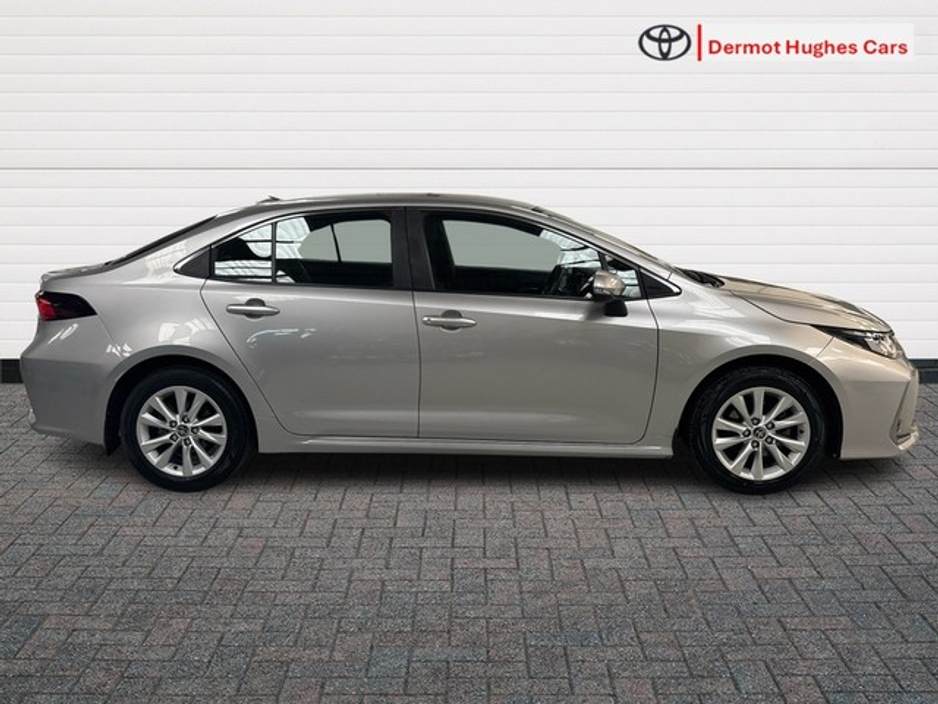 2023 Toyota Corolla - image 3