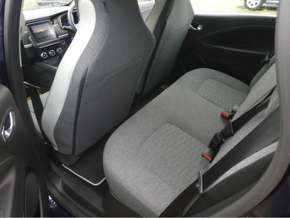 2023 Renault Zoe - image 9