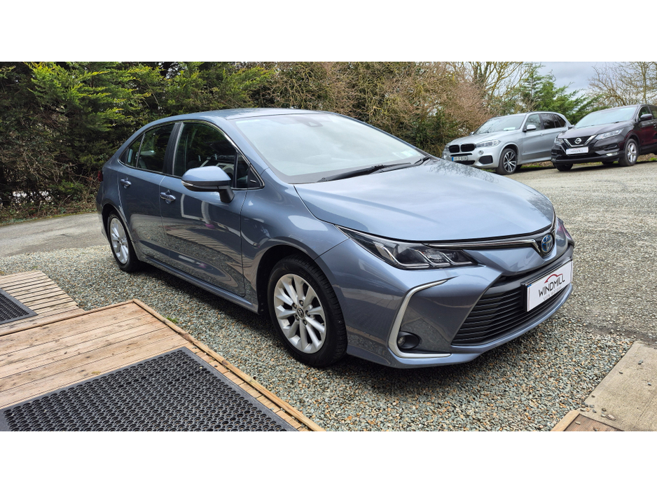 2019 Toyota Corolla - image 2