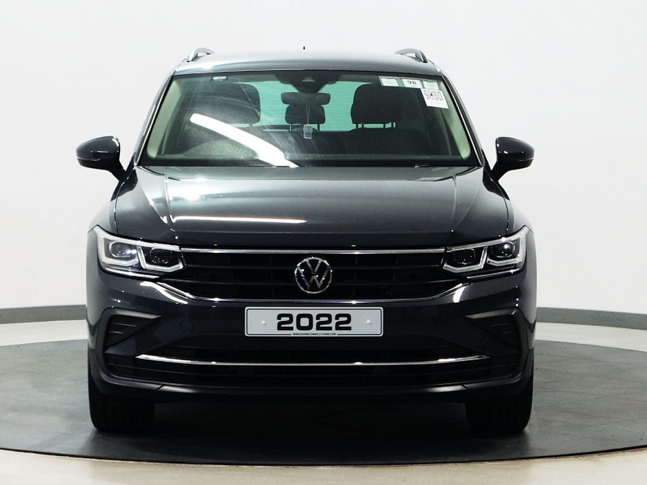 2022 Volkswagen Tiguan *98* LIFE TSI PHEV S-A DSG €29,700