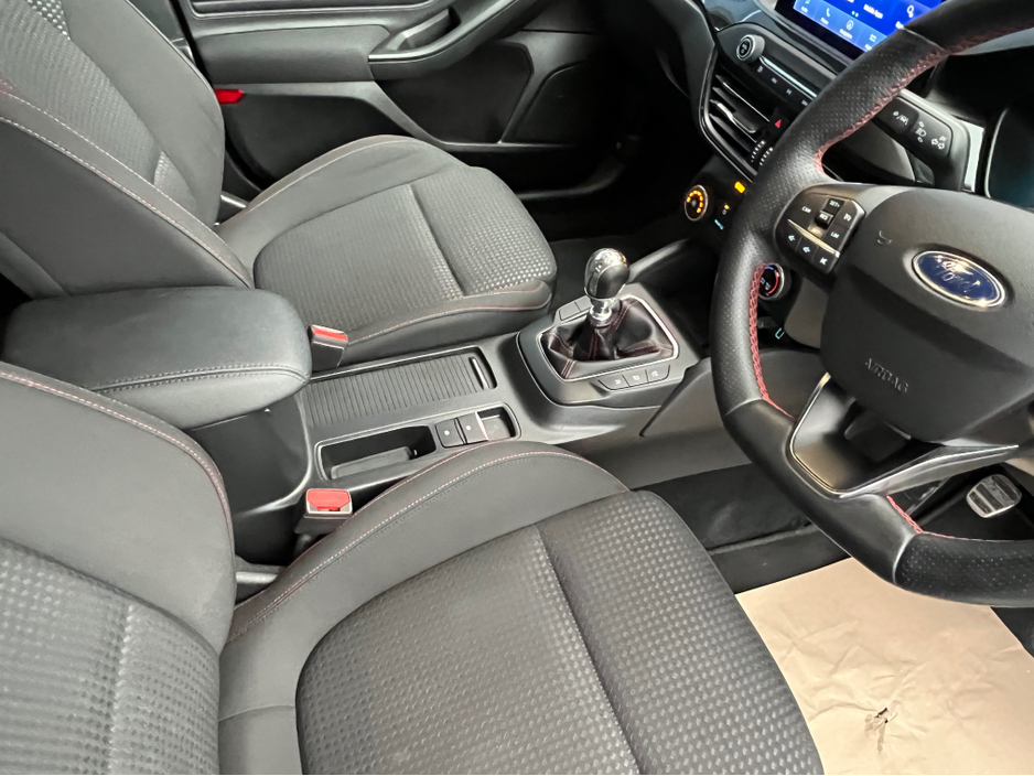 2020 Ford Focus - image 23