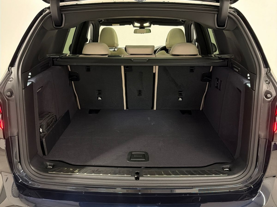 2024 BMW iX3 - image 13