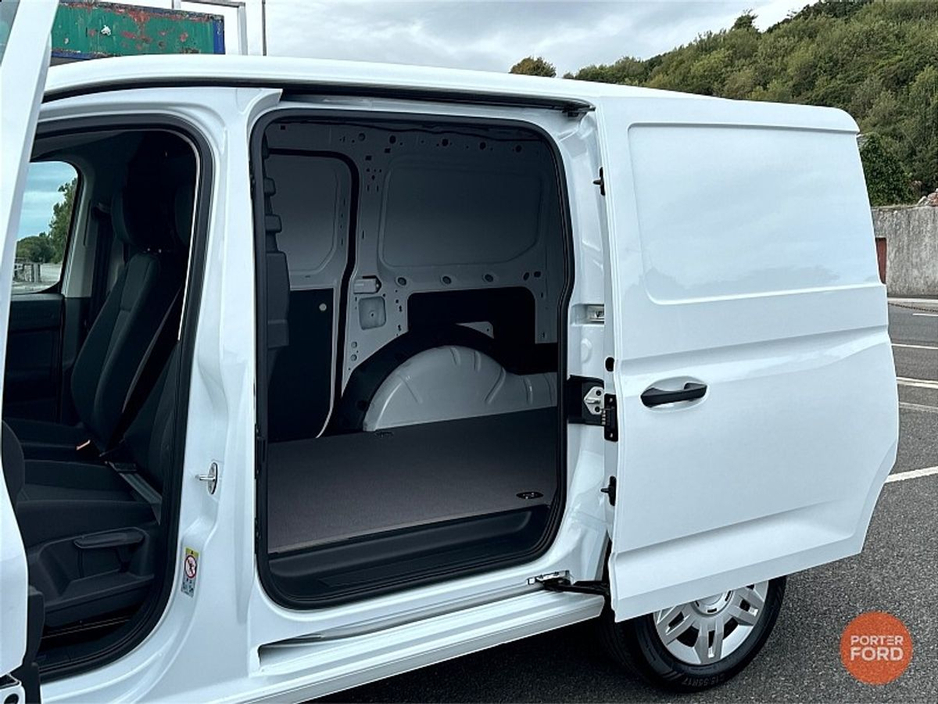 2026 Ford Transit Connect - image 8