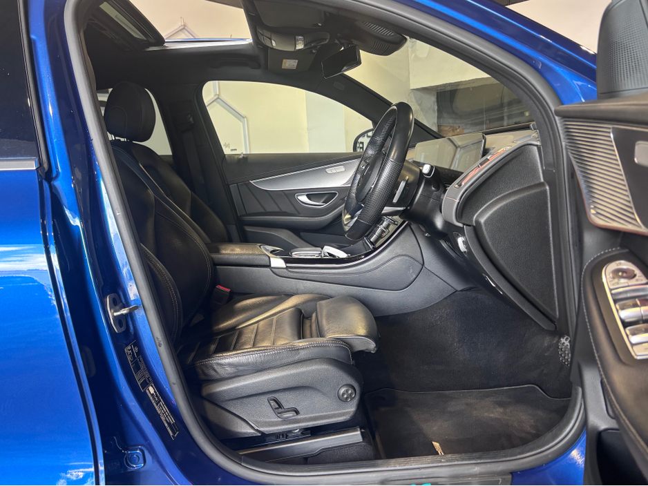 2021 Mercedes-Benz EQC - image 7