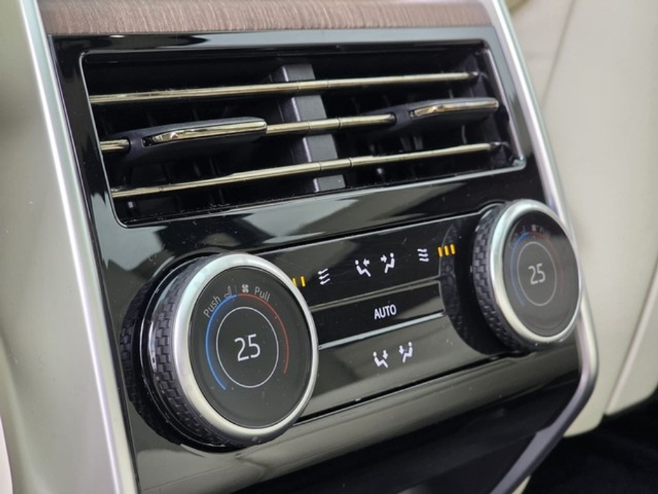 2023 Land Rover Range Rover - image 23