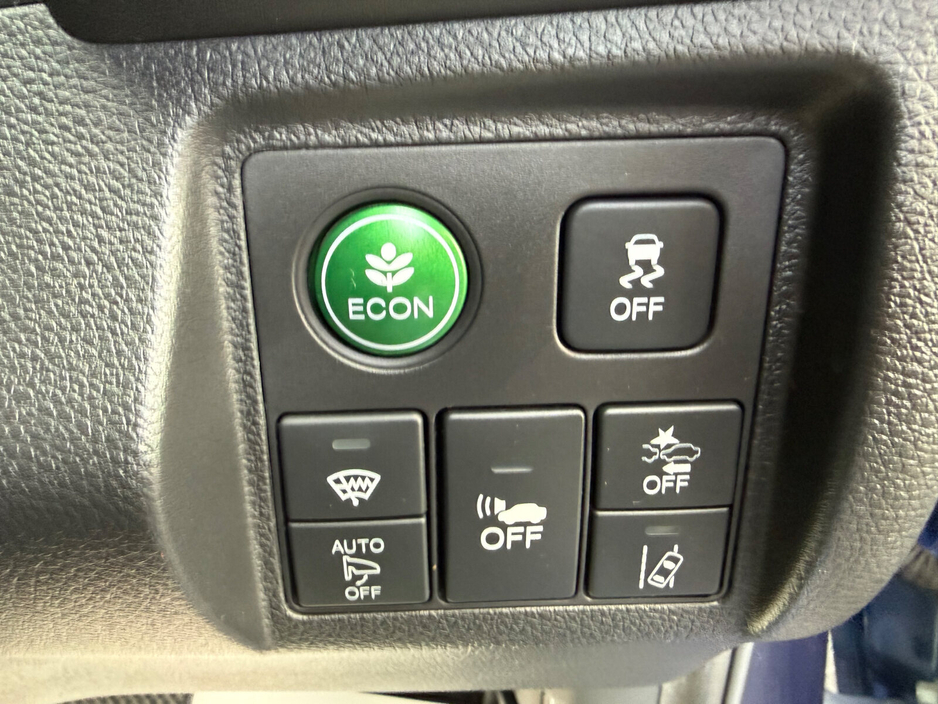 2017 Honda Vezel - image 19