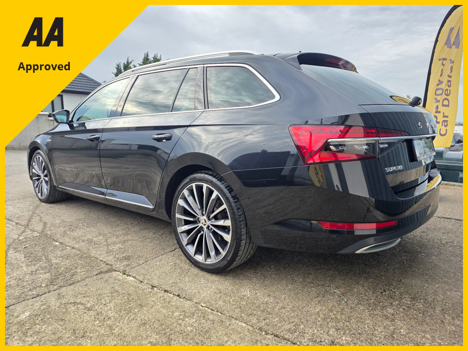 2022 Skoda Superb - image 6