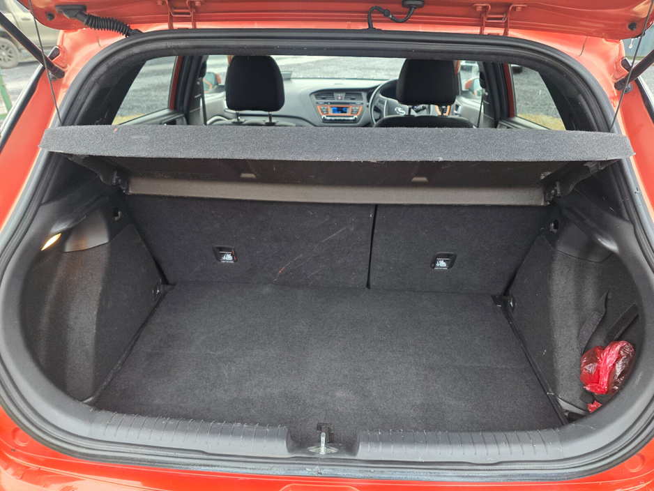 2017 Hyundai i20 - image 6