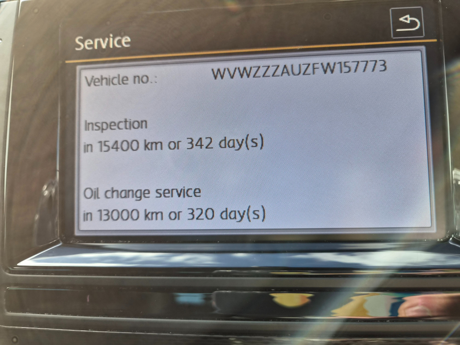 2015 Volkswagen Golf - image 29