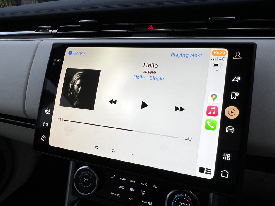 2023 Land Rover Range Rover - image 26