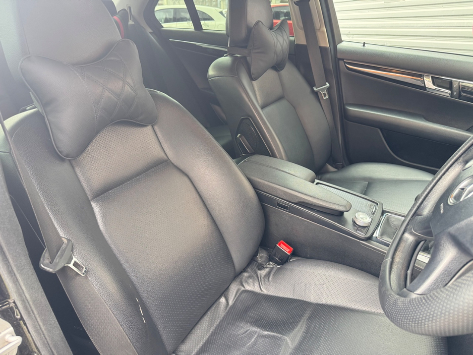 2009 Mercedes-Benz C Class - image 12