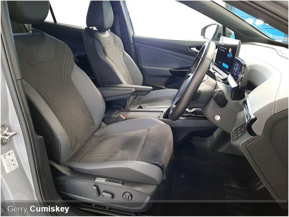 2025 Volkswagen ID.4 - image 4