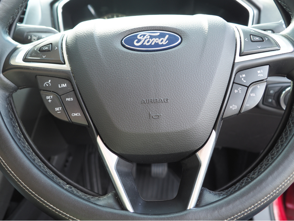 2016 Ford Mondeo - image 15