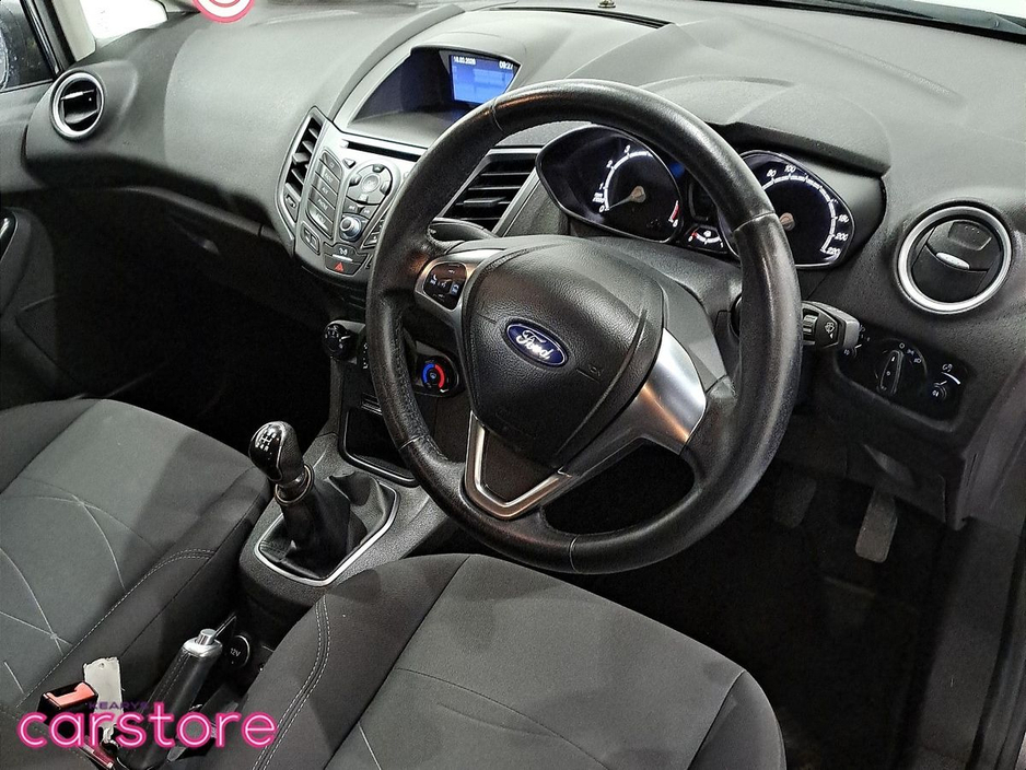 2016 Ford Fiesta - image 15