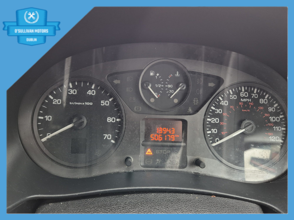 2012 Peugeot Partner - image 21