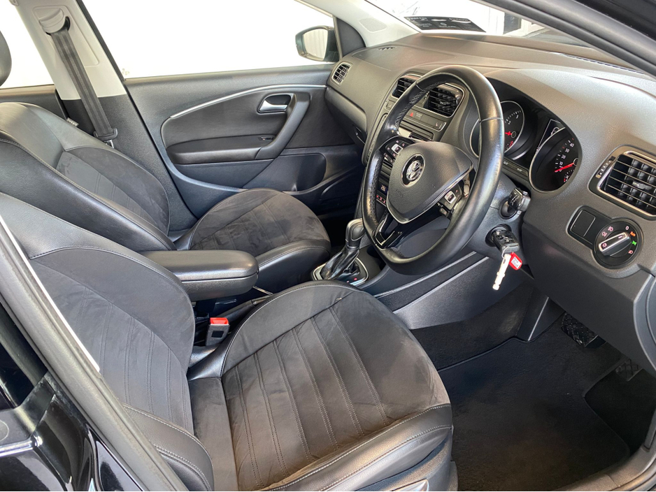 2017 Volkswagen Polo - image 10